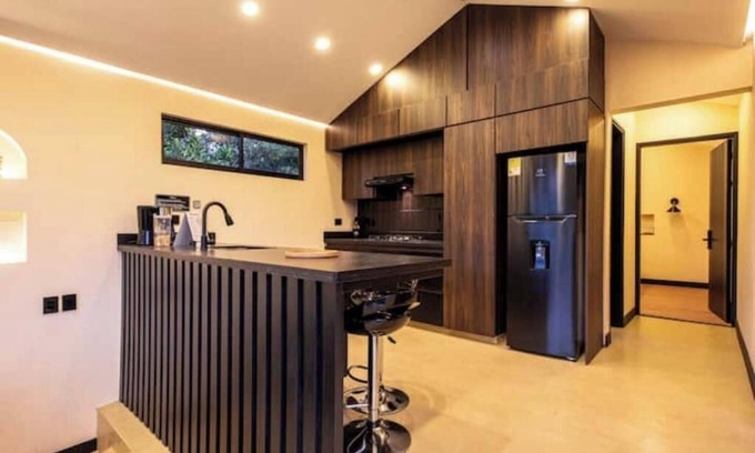 Marinilla Apartamento | Modern Mountain Spa Villa: Turkish & Jacuzzi