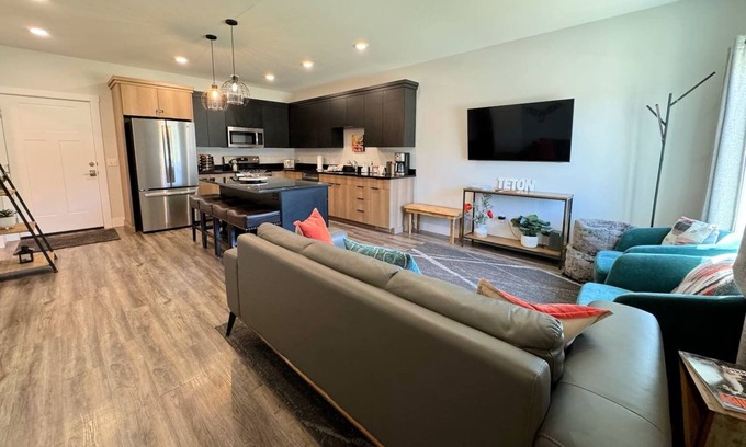 Driggs Casa | Modern Mountain Townhome with A/C near Targhee, Yellowstone, Grand Teton