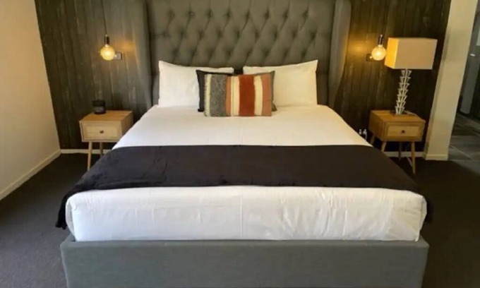 Bannockburn Casa | Modern New Beautiful House Near Geelong Sleeps 6-8 Adults and 5 Kids