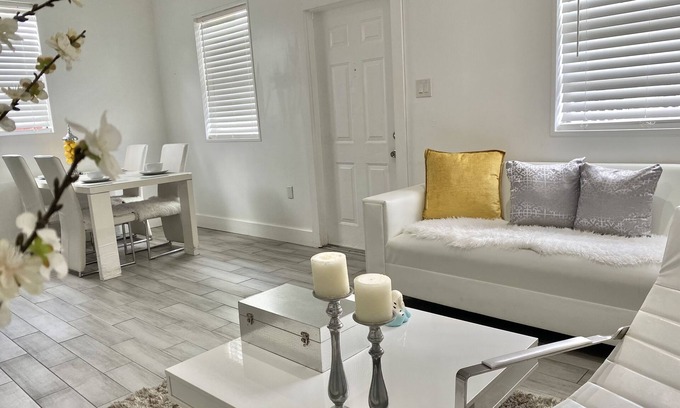 Westchester Casa | Modern & New, Excellent Location Miami 2/1