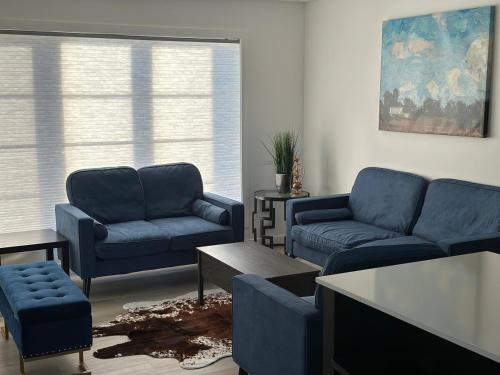 Red Deer Apartamento | Modern new townhouse