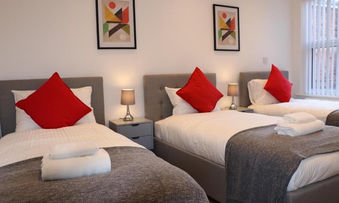 Stoke-on-Trent Apartamento | Modern Newgate Apartments - Convenient Location, Close to All Local Amenities