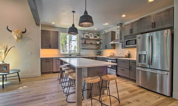 Philipsburg Cabina | Modern & Newly Built Cabin: Ski, Fish, Hike!