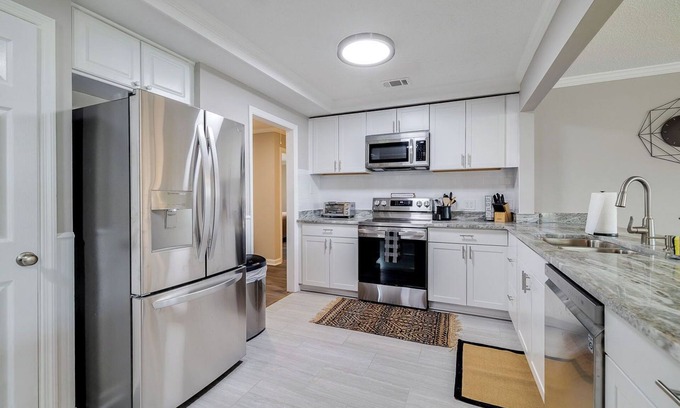 Port Wentworth Casa | Modern newly renovated home close to Savannah/Hilton Head