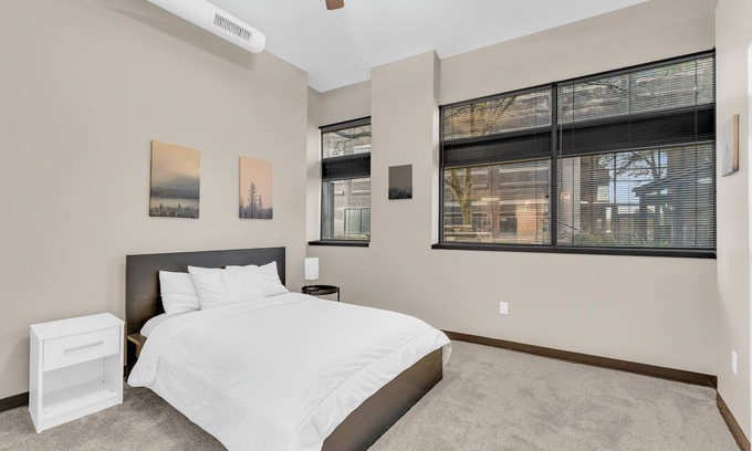 Waldron Apartamento | Modern & Nice Place in Kansas Free Parking & WiFi Clean Comfortable and Quite