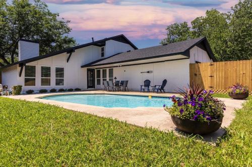 Irving Casa | Modern Oasis