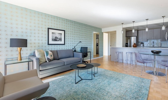 Prudential - St. Botolph Apartamento | Modern one-bedroom apartment in central Back Bay,