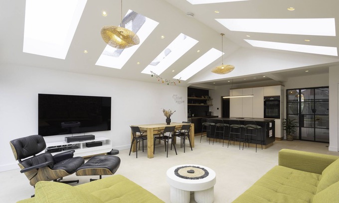 Hampton North Casa | Modern Open Plan Living Family Home in Southwest London