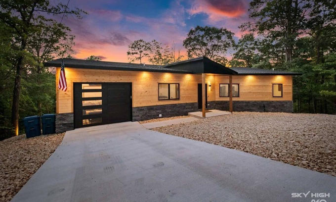Bella Vista Casa | Modern OZ Cabin @ Summit School Trail