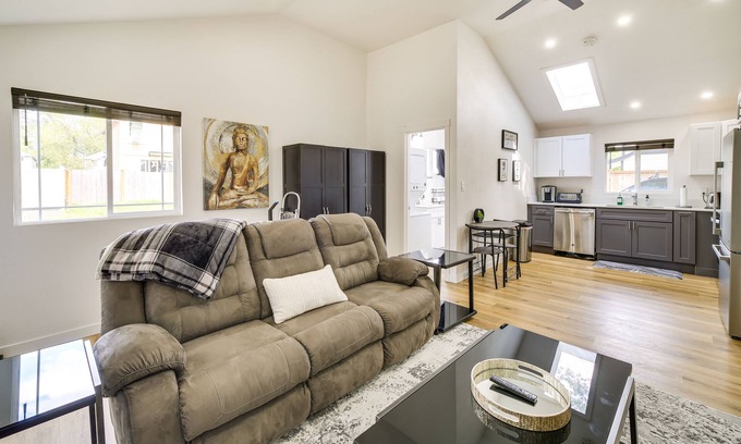 Pacific Casa | Modern Pacific Vacation Rental: 5 Mi to Lake Tapps