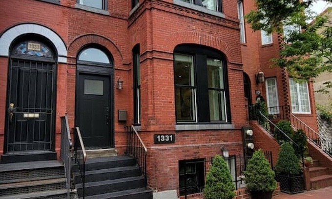 U Street Corridor Casa | Modern - Parking - Metro 1/2 blk 99 Walk score Minutes to Capital, Museums and National Mall