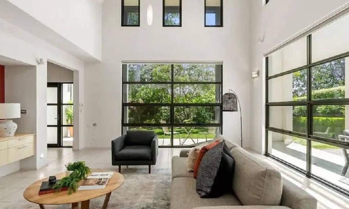 Deakin Casa | Modern & Perfect Location in Parliament Triangle
