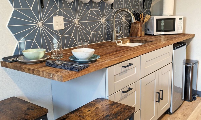 Medford Cabaña | Modern, pet-friendly, private - with free EV charger level 2