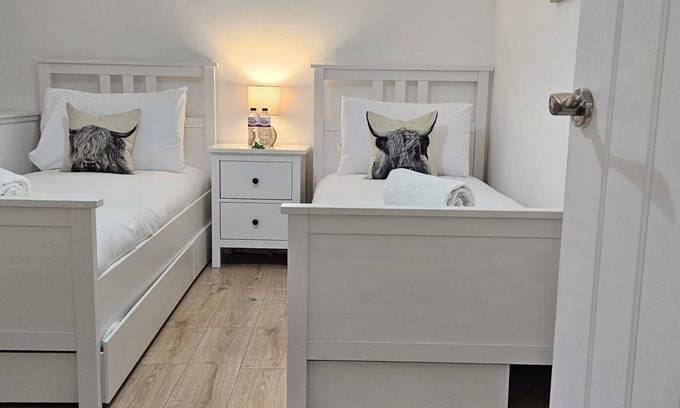 Cupar Apartamento | Modern, pet-friendly studio, close to Scotlands best golf courses!