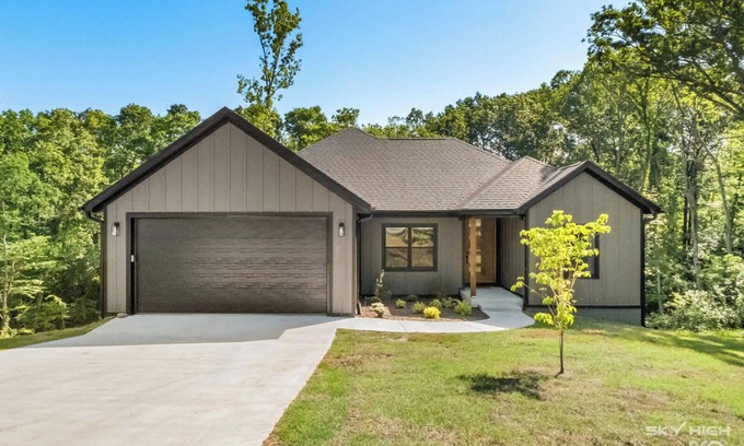 Bella Vista Casa | Modern Pet-Friendly Home in Bella Vista