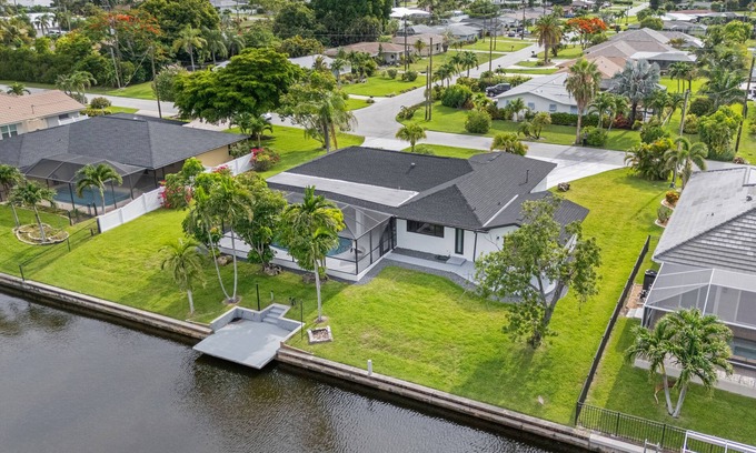 Caloosahatchee Casa | Modern Pool Home Sleeps 16 Fully Renovated