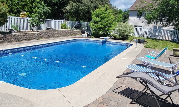 Palmyra Casa | Modern Pool-Side Paradise, 5 Miles to Hershey Park