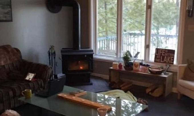 Central Frontenac Cabaña | Modern Private Cottage on Quiet Tranquil Lake