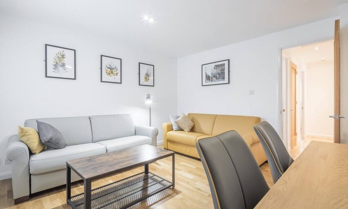 Cherry Hinton Apartamento | Modern & Private - Free Parking!
