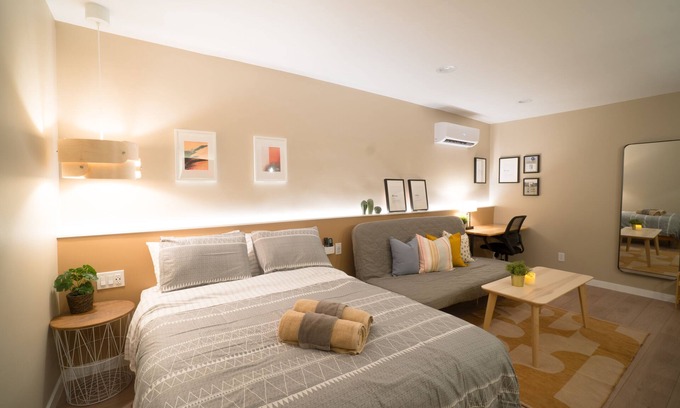 East Pasadena Casa | Modern Private Studio - Mins away from Everything in Pasadena!