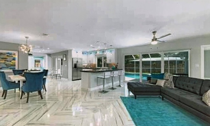 Lighthouse Point Casa | Casa privada moderna completamente renovada con piscina climatizada