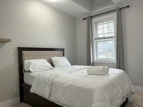 South Newton Casa | Modern Queen Suite - Shared house