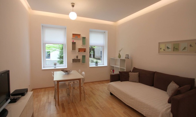 Wahring Apartamento | Apartamento moderno y tranquilo en un edificio antiguo.