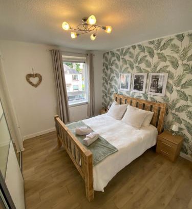 Ellemford Apartamento | Modern Quiet City Center Airport 2 Bedroom Apartment