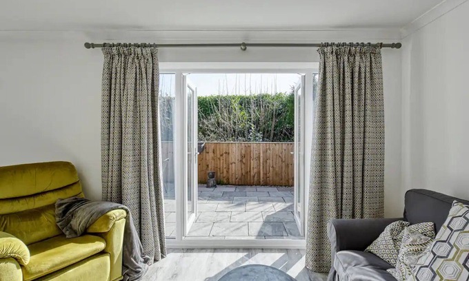 Cheadle Casa | Modern Quiet House Airport Links | Pass the Keys