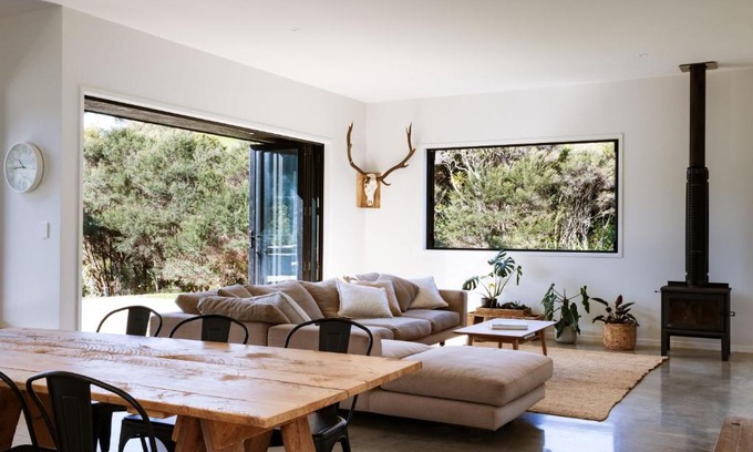 Raglan Casa | Modern Raglan Hideaway