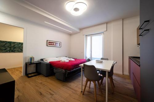 Sud-Ovest Apartamento | Modern Red Flat in Verona