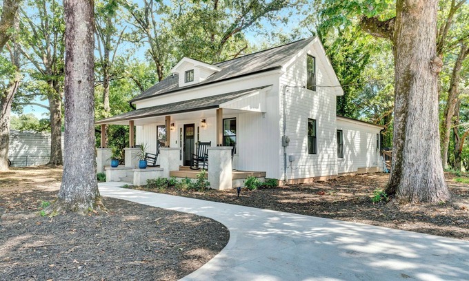 Piedmont Otro | Modern Remodeled Farmhouse - Great Location