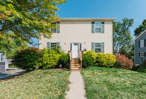College Heights Apartamento | Modern Renovated 3-Bed Near Ann Arbor & Ypsilanti
