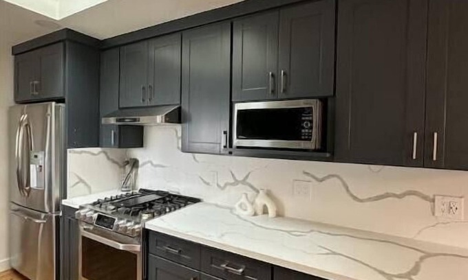 Santa Clara Casa | Modern, Renovated 5b/3ba near Apple, Kaiser
