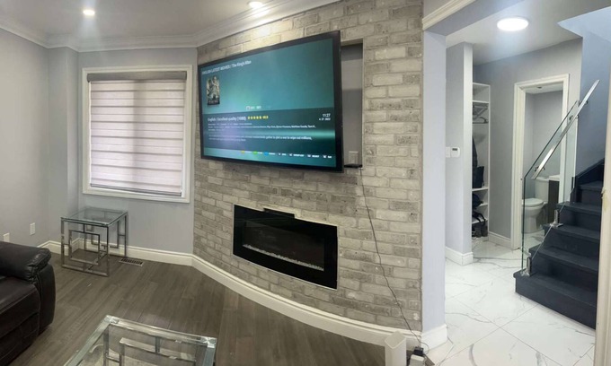 Courtice Casa | Modern renovated home in quiet residential neighborhood.