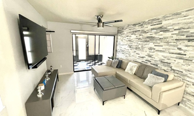 Ventura Condominio | Modern Resort-Style Stay