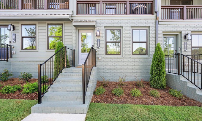 Chosewood Park Casa | Modern Retreat near Midtown/Downtown Walk to Beltline + Zoo Atlanta