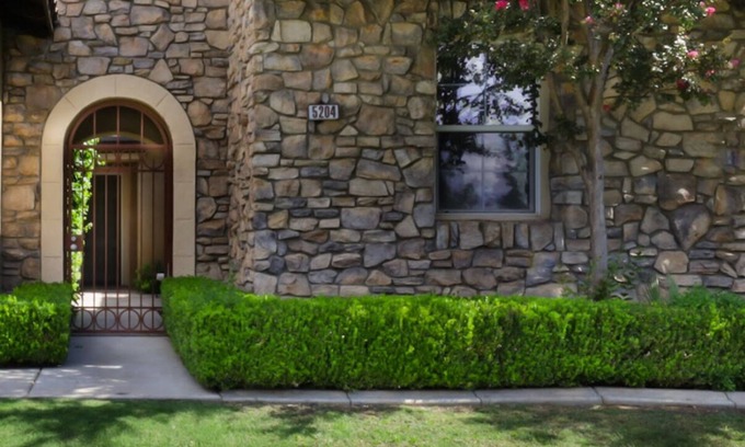 Greenacres Casa | MODERN RETREAT Prime location, Golf