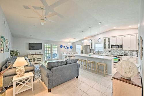 Naples Park Casa | Modern Retreat with Pool Near Vanderbilt Beach!