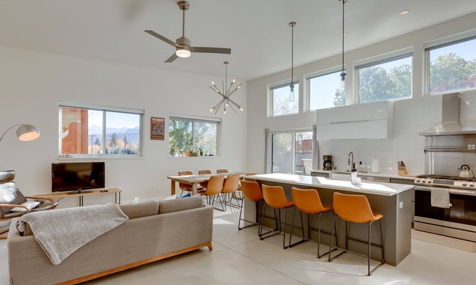 Ridgway Casa | Modern Ridgway Home: Walk to Town, Mountain Views!