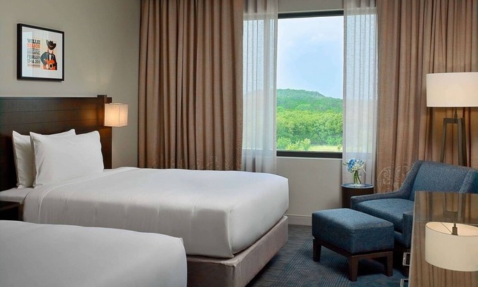 Hill Country Galleria Hotel | Modern Room w/ Rooftop Dining, Pet-Friendly Policy, & Outdoor Pool