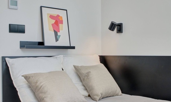 Milagrosa Apartamento | Modern Room with High-Speed Wi-Fi in Pamplona