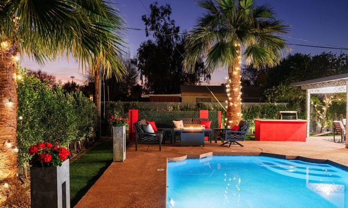 Mereway Manor Cabaña | Modern Roose-pool Heat Available-hot Tub- Old Town