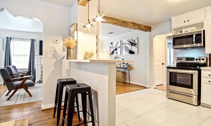 Central Oklahoma City Apartamento | Modern Rustic 3 -bedroom 2 Bathrooms Carport