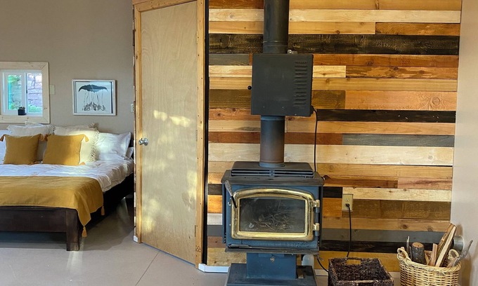 Canoncito Casa | Modern Rustic Charm for Nature Connection and Inspiration
