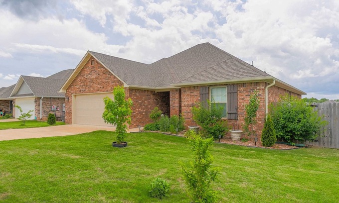 Gentry Casa | Arkansas Bliss: Rustic Meets Digital Life