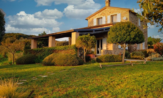 Ribolla Otro | Modern rustico with stunning views over the Maremma near the sea