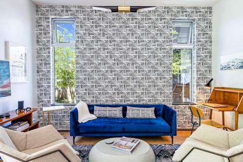 Santa Fe Apartamento | Modern Santa Fe Baca Railyard Apartment with Terrace