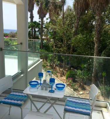 Agios Tychon Apartamento | Modern Seaview Beach Studio Limassol