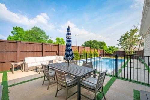 Lower Greenville Casa | Modern Serenity